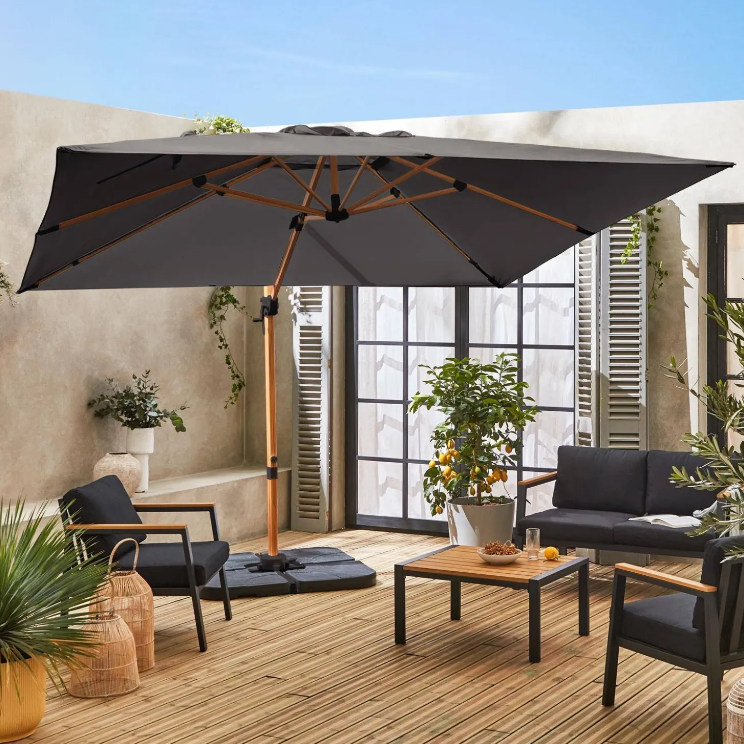 3x3m square cantilever parasol with cover included