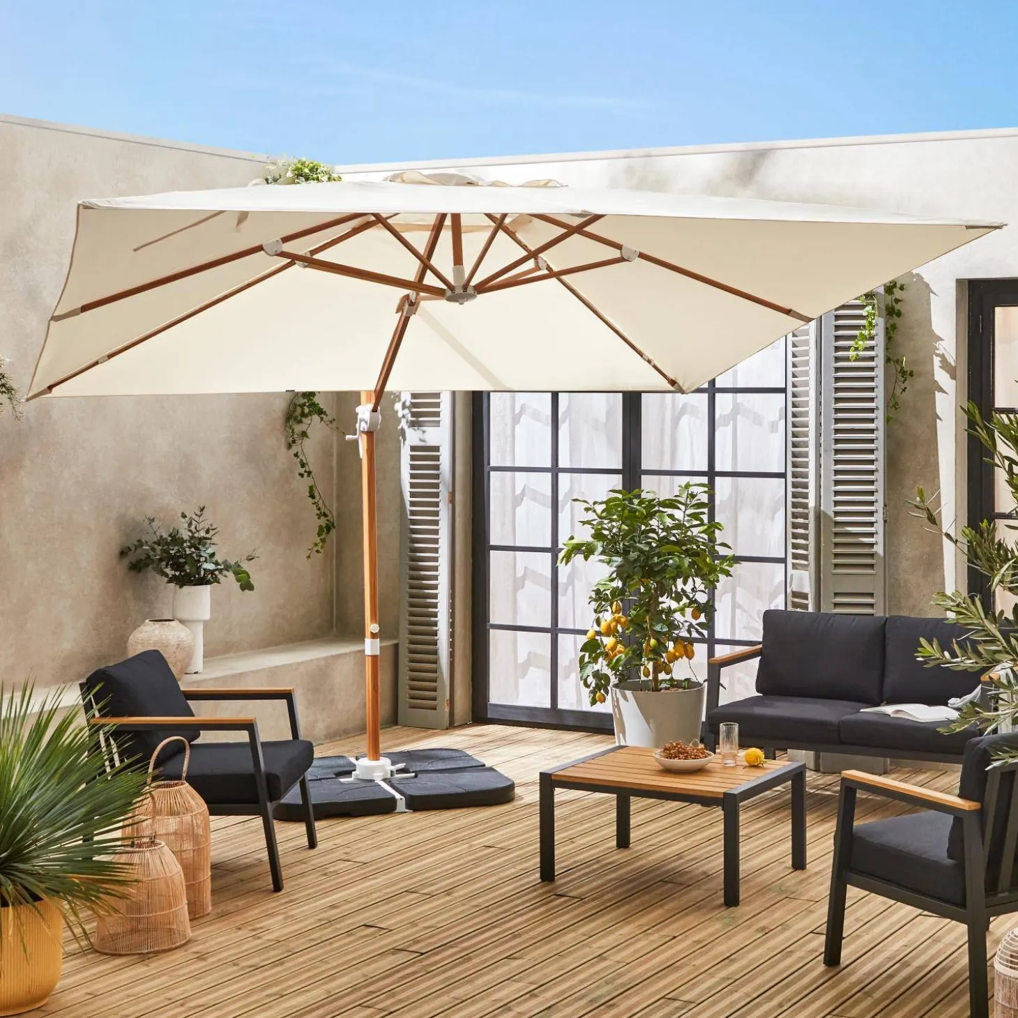 3x3m square cantilever parasol with cover included